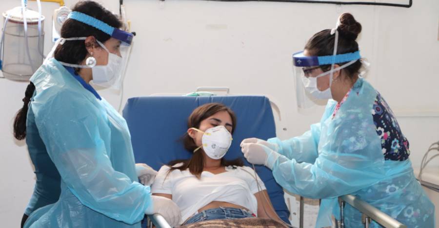 Fotografía referencial. Simulacro de paciente con Covid-19, Minsal 