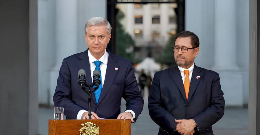 Gobierno enfrenta críticas por adhesión de Chile al Escudo de las Américas
