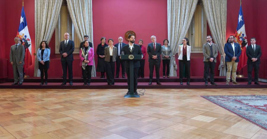 Gabriel Boric y gabinete ministerial