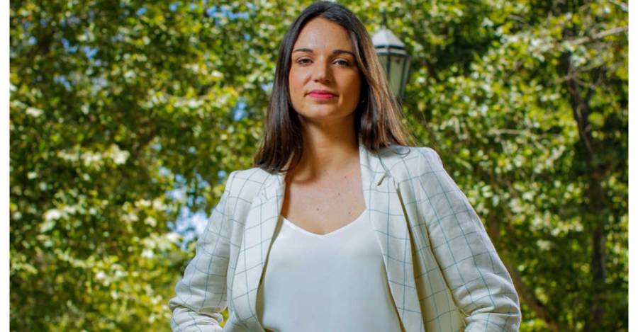 Irina Karamanos en Revista Ya de El Mercurio