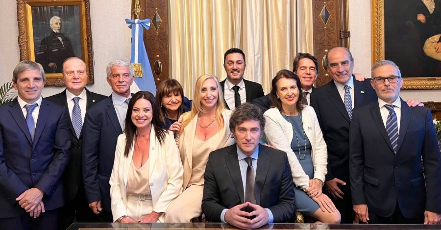 Javier Milei y su gabinete.