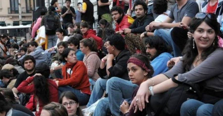 Grupo de jóvenes en Chile.