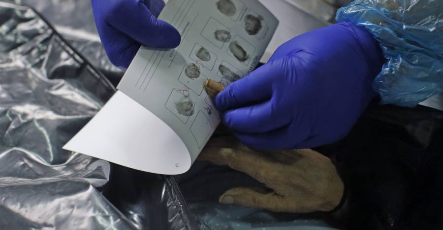 Huellas dactilares de una mujer que murió por COVID 19. Crematorio La Recoleta, 27 de Junio de 2020