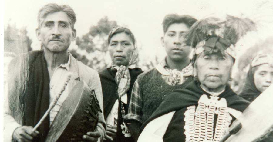 Familia mapuche en 1910. Archivo de los sacerdotes capuchinos.
