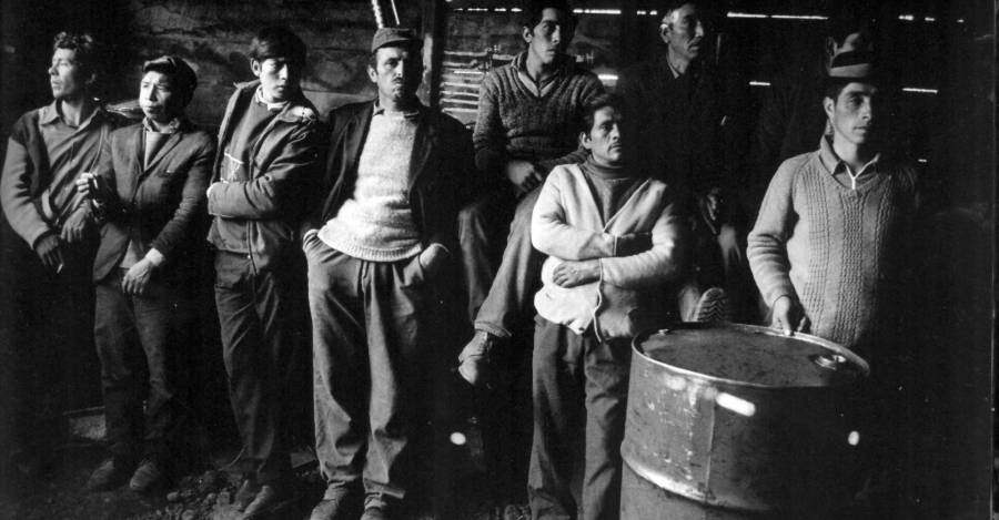 Más y mejores trabajos se pedía en los últimos años de los 60. Foto de Raymond Depardon.