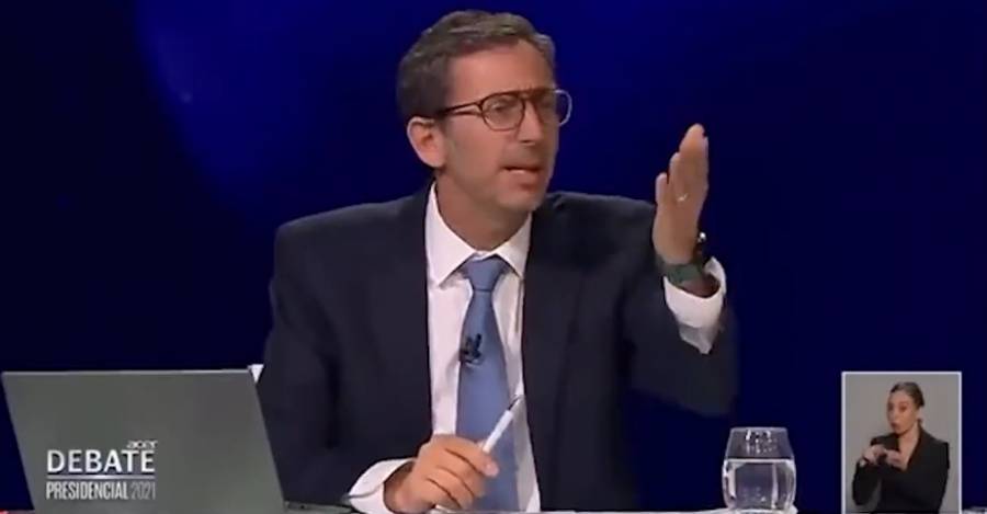 Matías del Río impidió el minuto de silencio que pretendía usar Eduardo Artés en su tiempo de libre disposición en el debate