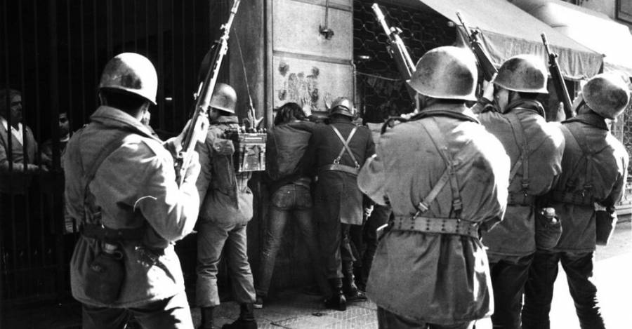 Militares durante una protesta.