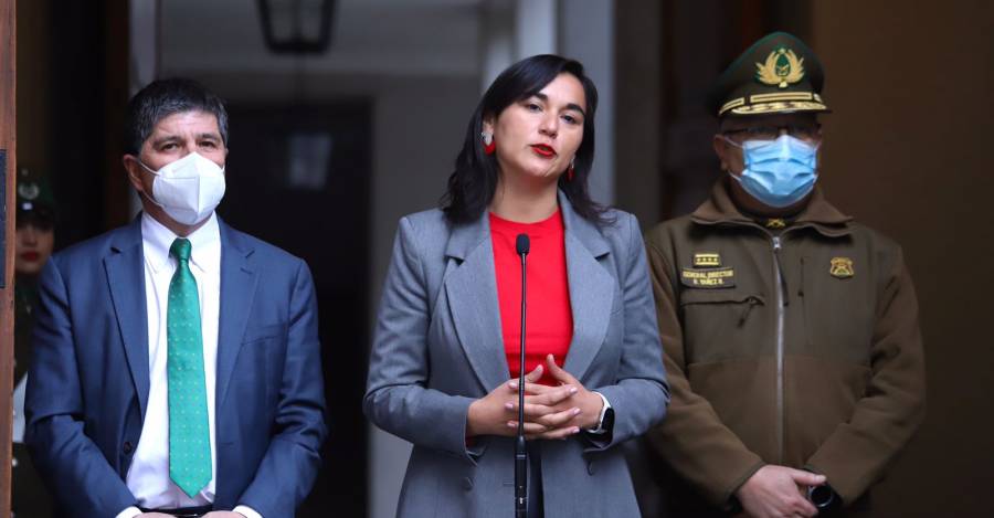 Subsecretario Manuel Monsalve, ministra Izkia Siches y general Ricardo Yañez. Foto: Ministerio del Interior