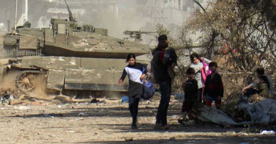 Palestinos siguen huyendo