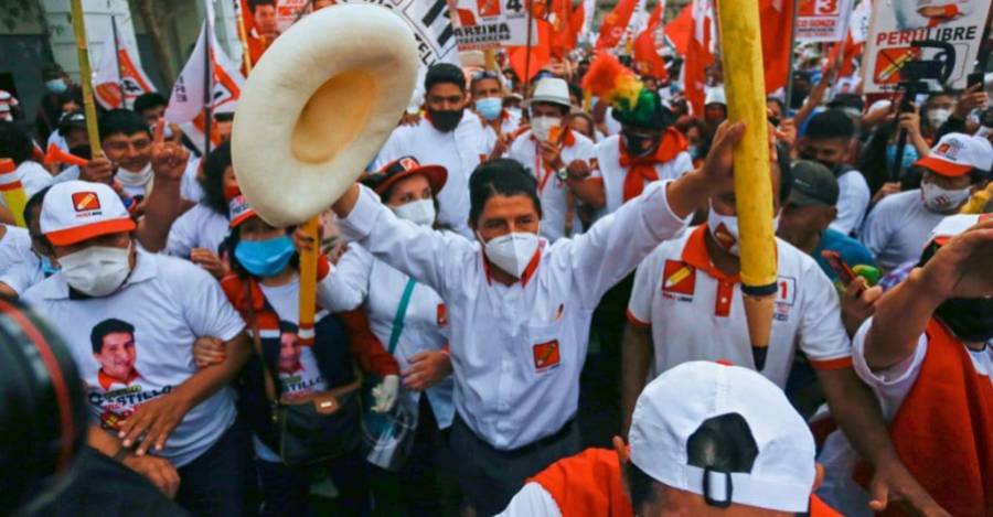 El profesor rural de Cajamarca, Pedro Castillo, cerca de ser presidente del Perú