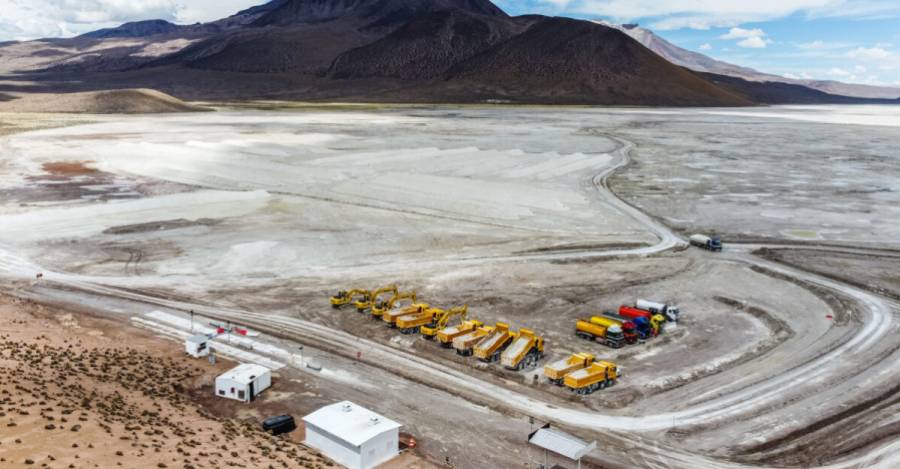 Instalaciones de Quiborax en el Salar de Surire. Foto: Diego Figueroa /Migrar Photo