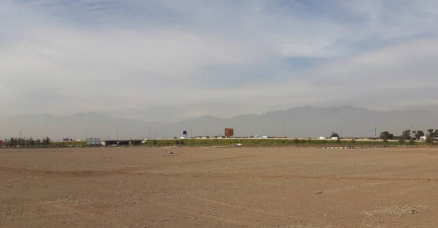 Así se ve al 22 de abril de 2020 el terreno donde debería emplazarse el hospital modular de Cerrillos. Foto: Nicolás Massai D. / Interferencia