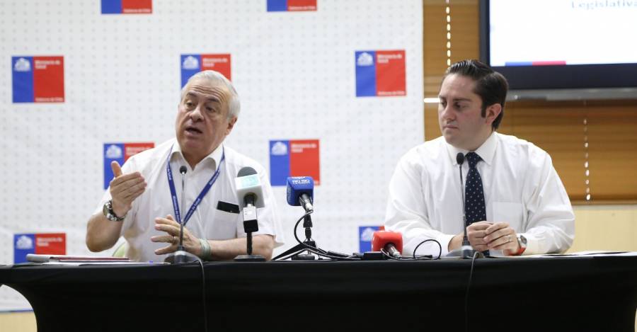 De izquierda a derecha, el ex ministro de Salud, Jaime Mañalich, y el actual asesor del Minsal, Jaime González Kazazian. Foto: Minsal