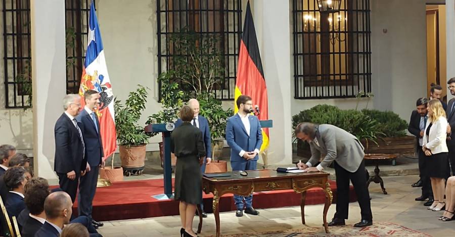 Canciller Scholz y presidente Boric en La Moneda