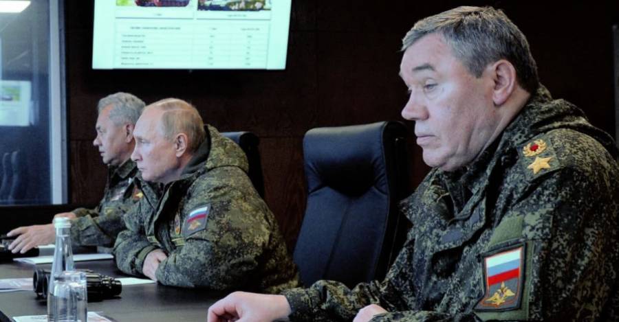 Serguéi Shoigú, Vladimir Putin y  Valery Gerásimov 