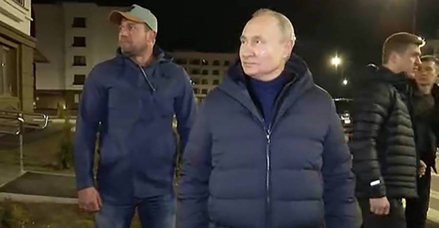 Putin visitó Mariúpol en los días entre que se emitió su orden de arresto y la visita de Xi Ping. Foto: Oficina de prensa del presidente ruso / TASS