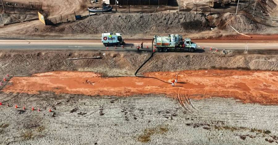riles o residuos industriales líquidos derramados en la playa, en el sector Roca Roja. Foto: utilizada en las querella interpuestas contra Minera Escondida|BHP