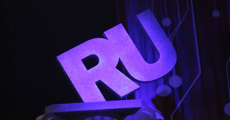 Logotipo de Runet en la ceremonia del Premio Runet 2009. 
