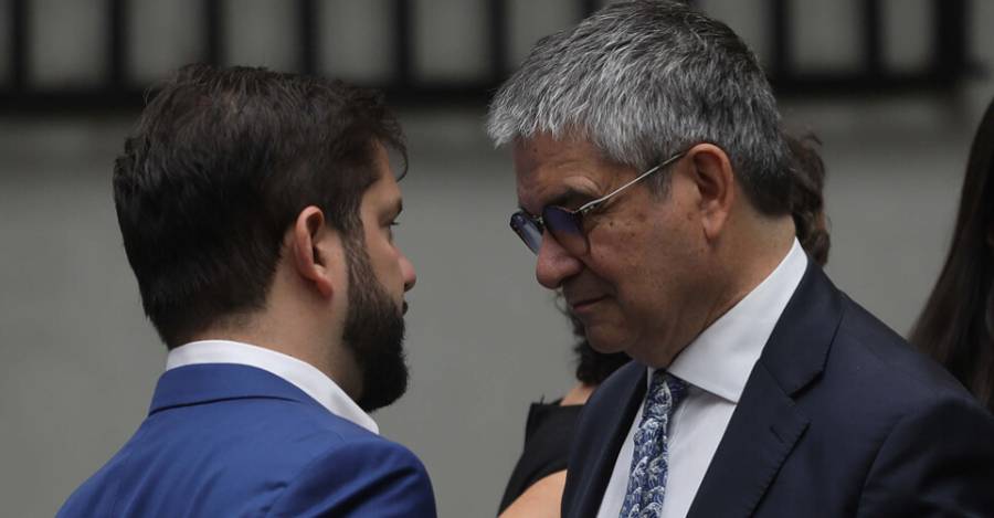 Presidente Gabriel Boric y ministro Mario Marcel.