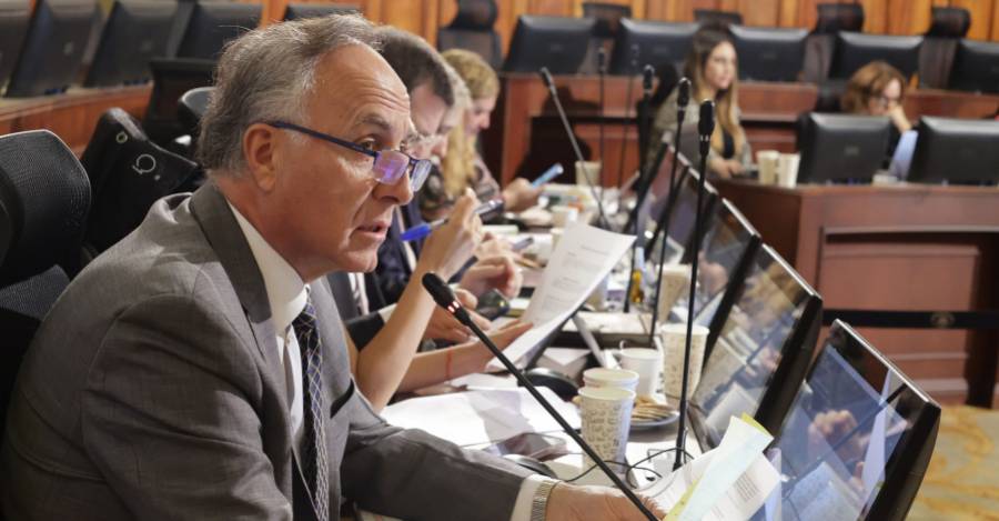 Teodoro Ribera durante una sesión del Consejo Constitucional.