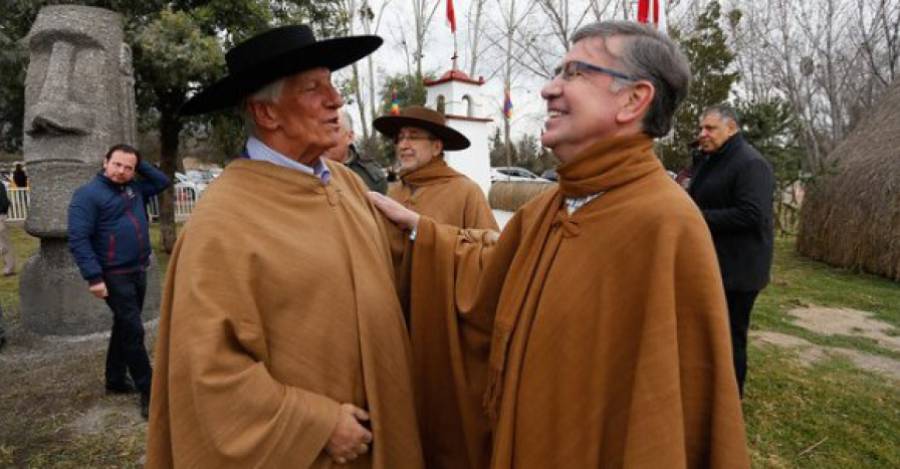 Los ex alcaldes Raúl Torrealba y Joaquín Lavín.