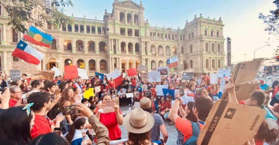 Chilenos reunidos en octubre de 2019 en Brisbane, Australia
