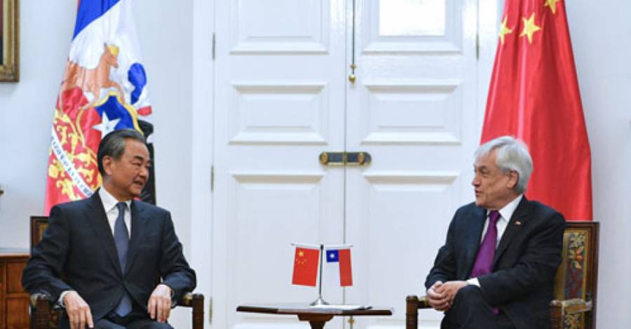 Wang Yi y Sebastián Piñera en visita oficial a Chile. Foto: Gobierno chino