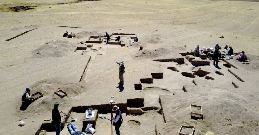 Excavación donde fue encontrada la cazadora. Tomada por el antropólogo Randall Haas.