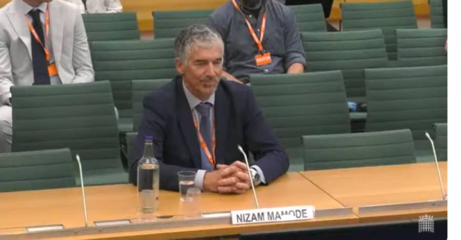 El Dr. Mamode durante su exposición ante el parlamento británico