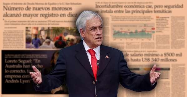 Piñera y artículos de sus exasesores en El Mercurio. Foto: Juan Farías/AgenciaUno. Piñera y artículos de sus exasesores en El Mercurio.