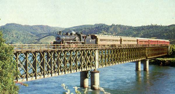 El sexto tren de La Araucanía en el puente Antilhue