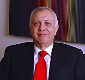 Álvaro Saieh. Álvaro Saieh.