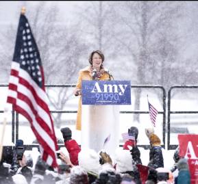 El lanzamiento de la campaña de Amy Klobuchar en Minnesota. Foto: Stephen Maturen El lanzamiento de la campaña de Amy Klobuchar en Minnesota. Foto: Stephen Maturen