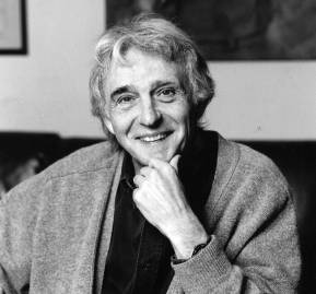 Armand Mattelart. Armand Mattelart.