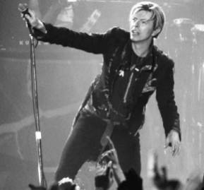 David Bowie, en un concierto en 2003. Roger Woolman / Wikimedia Commons David Bowie, en un concierto en 2003. Roger Woolman / Wikimedia Commons