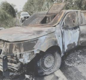 Camioneta quemada tras el homicidio de tres carabineros. Camioneta quemada tras el homicidio de tres carabineros.