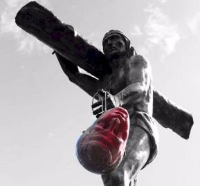 La cabeza de la estatua de Dagoberto Godoy el monumento de Caupolicán La cabeza de la estatua de Dagoberto Godoy el monumento de Caupolicán