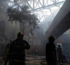 El Cine Arte Alameda luego del incendio. Foto: Javier Godoy