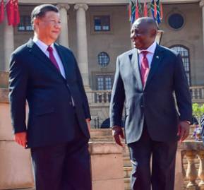 Xi Jinping y Cyril Ramaphosa en Johannesburgo. Foto: Presidencia de Sudáfrica. Xi Jinping y Cyril Ramaphosa en Johannesburgo. Foto: Presidencia de Sudáfrica.
