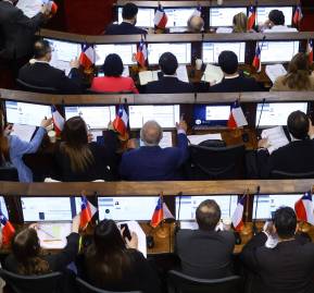Consejo Constitucional durante votación en el Pleno. Foto: Proceso Constitucional Consejo Constitucional durante votación en el Pleno. Foto Proceso Constitucional