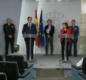 Los ministros españoles de Sanidad, Defensa, Interior y Transportes anuncian medidas específicas. Foto: Cope Los ministros españoles de Sanidad, Defensa, Interior y Transportes anuncian medidas específicas. Foto: Cope