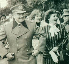 En los comienzos de la dictadura militar En los comienzos de la dictadura militar