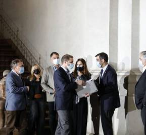 Presidentes de partidos tras la reunión de La Moneda de este jueves. Presidentes de partidos tras la reunión de La Moneda de este jueves.