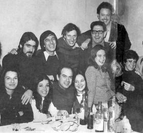 Arriba, X. Ahumada, “Cacho” Rubio, C. Varas, A. Dorfman, J. Zalaquett y E. de Aguirre. Abajo: J. Metcalfe, M. Cosignani, A. Malinarich, JM Insulza, E. Merlet, S. Wiener, P. Fuentealba, "Cuca" Brodzky y E. Ahumada Arriba, X. Ahumada, “Cacho” Rubio, C. Varas, A. Dorfman, J. Zalaquett y E. de Aguirre. Abajo: J. Metcalfe, M. Cosignani, A. Malinarich, JM Insulza, E. Merlet, S. Wiener, P. Fuentealba, "Cuca" Brodzky y E. Ahumada