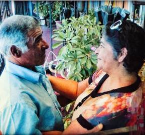 De fondo, Mirjam y su hermano de vida, Jorge. En la esquina, la monja Gertrudis De fondo, Mirjam y su hermano de vida, Jorge. En la esquina, la monja Gertrudis