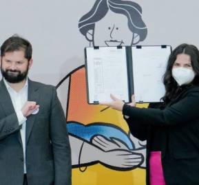 Presidente Boric y ministra Orellana 