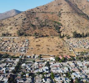 Terreno SERVIU en Huechuraba comprometido a familias que está tomado en un 50% Terreno SERVIU en Huechuraba comprometido a familias que está tomado en un 50%