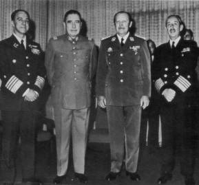 Junta militar chilena con Alfredo Stroessner.