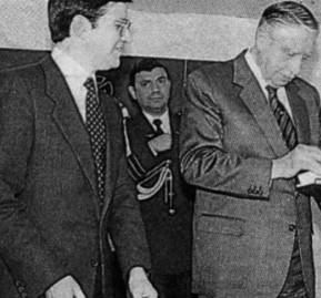 Lanzamiento de Chile, Sociedad Emergente. Foto: El Mercurio, 1989. Lanzamiento de Chile, Sociedad Emergente. Foto: El Mercurio, 1989.