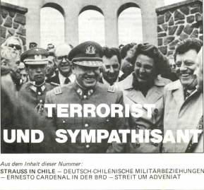 Juntos y animados ante el monumento en honor de los inmigrantes alemanes. A la izquierda, Augusto Pinochet; a la derecha, un sonriente Franz-Josef Strauß. Fuente: Revista mensual "Lateinamerika Nachrichten". Augusto Pinochet y Franz-Josef Strauß.